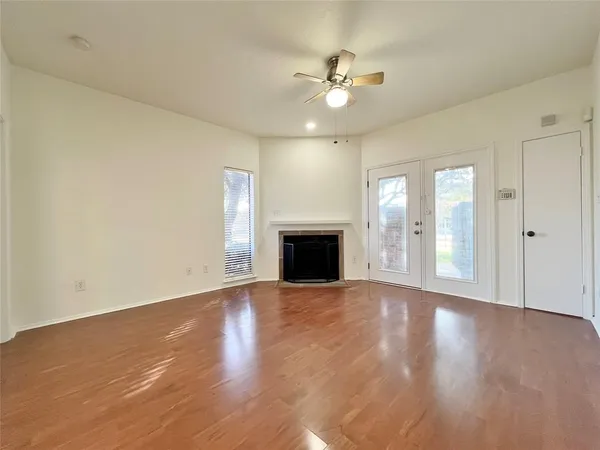 $1,295 | 3117 Sondra Drive, Unit 103, Fort Worth, TX 76107