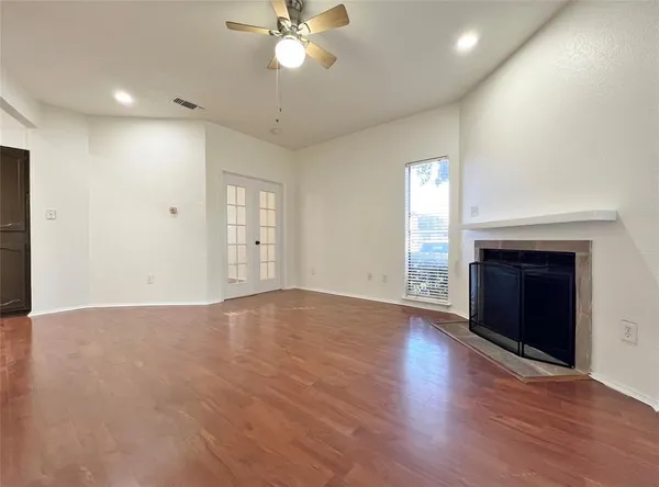 $1,295 | 3117 Sondra Drive, Unit 103, Fort Worth, TX 76107