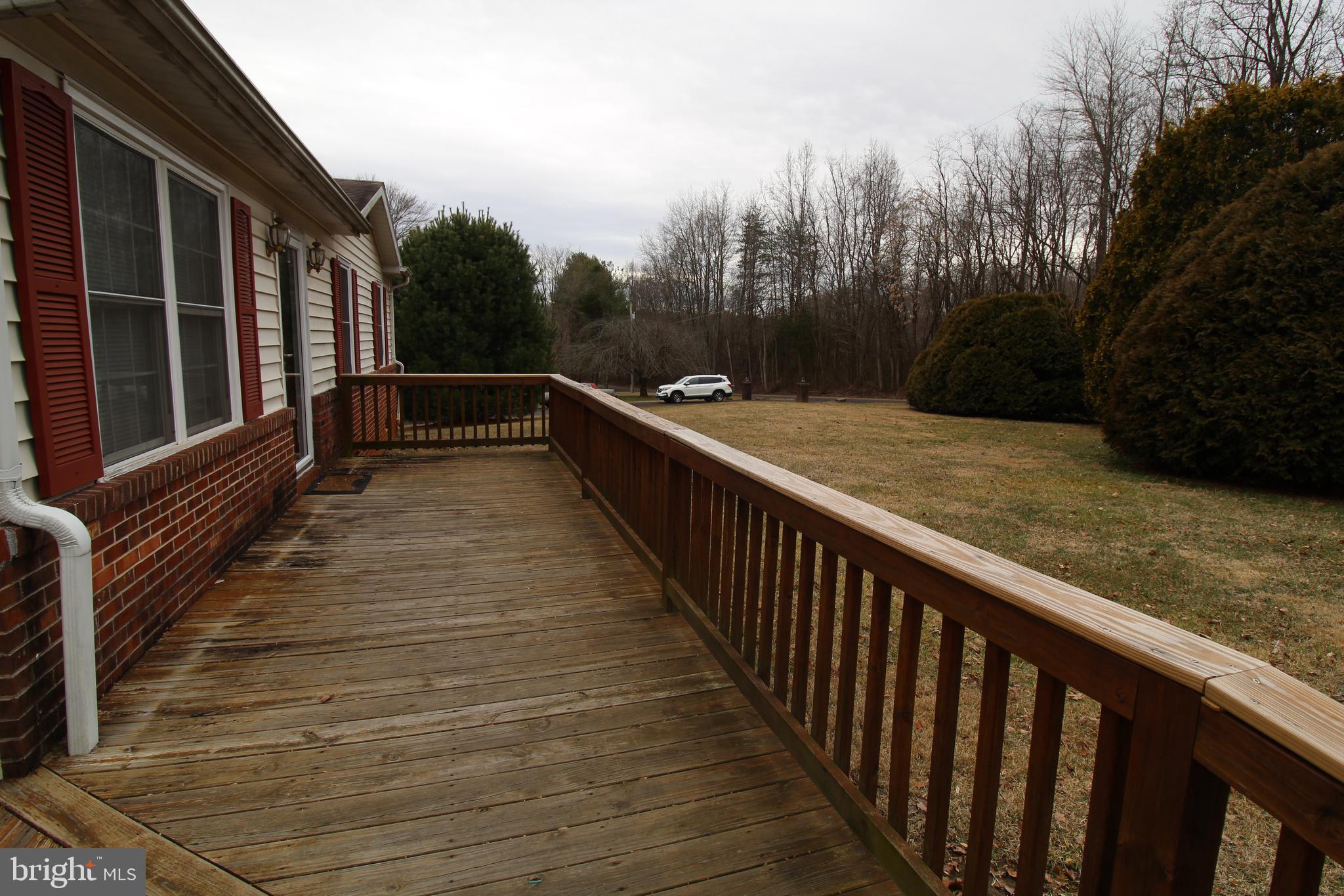 17187 North Merrimac Road Culpeper, VA 22701 - Photo 21 of 23 Front porch
