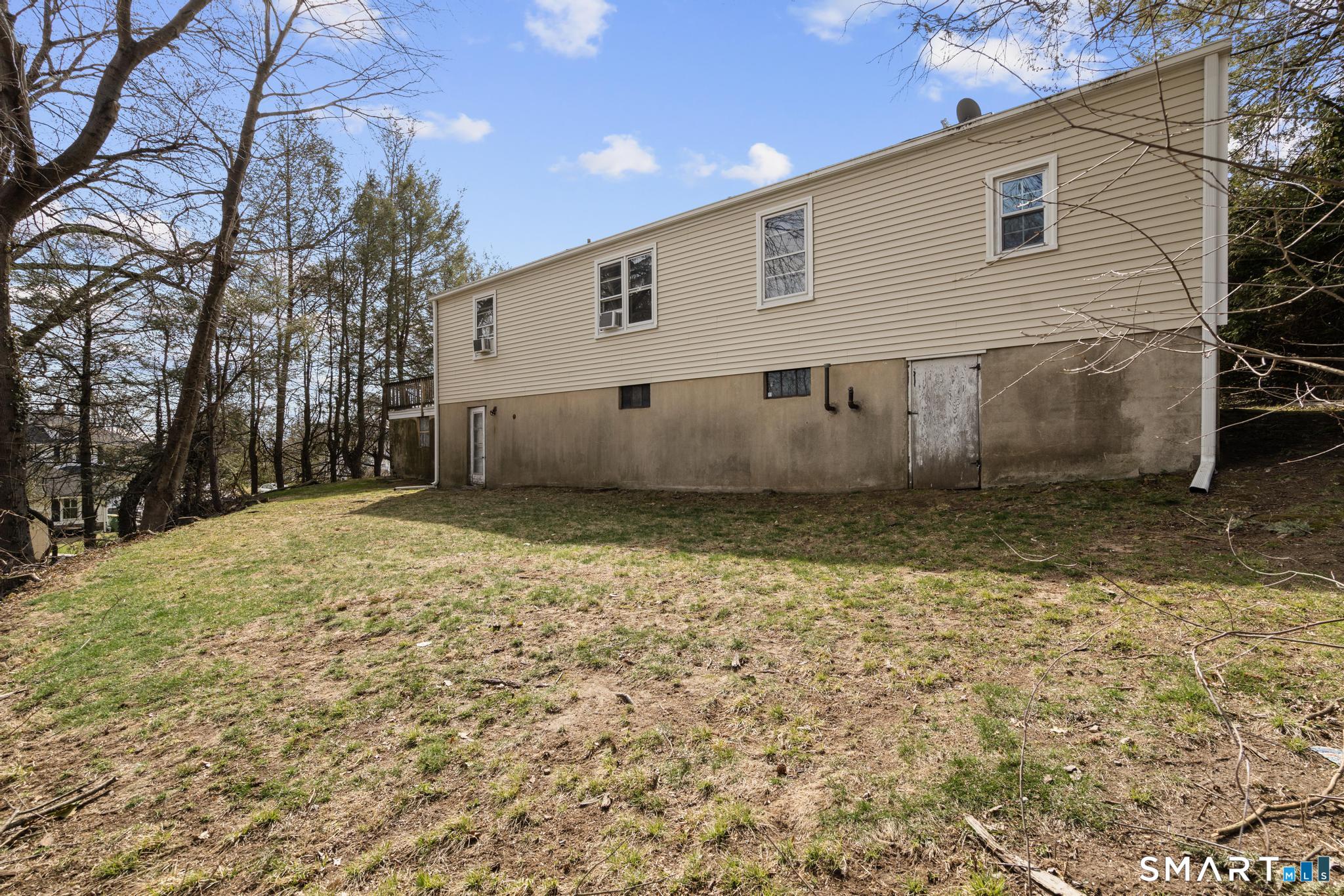 30 Parklawn Drive Waterbury, CT 06708 - Photo 22 of 22 a backyard of a house