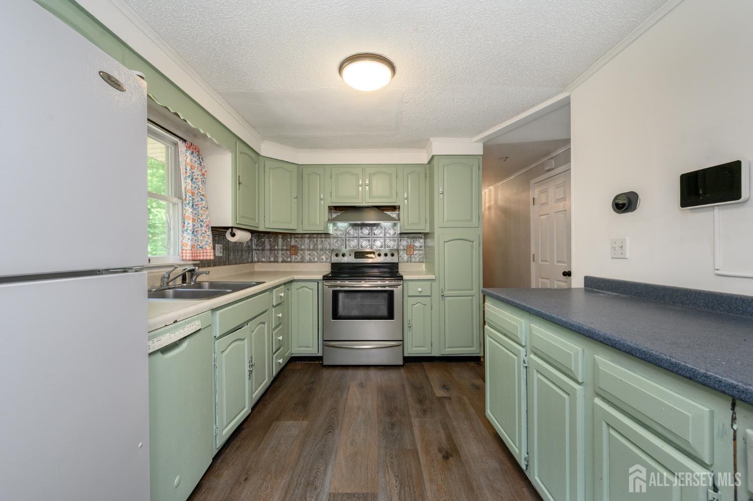 11 Pine Ridge Road Califon, NJ 07830 - Photo 9 of 51