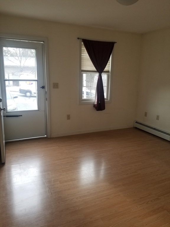 57 Apthorp Street Worcester, MA 01606 - Photo 3 of 20 Gallery Image 3