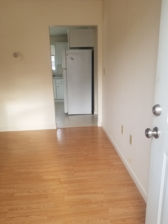 57 Apthorp Street Worcester, MA 01606 - Photo 5 of 20 Gallery Image 5