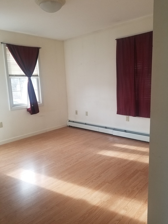 57 Apthorp Street Worcester, MA 01606 - Photo 6 of 20 Gallery Image 6