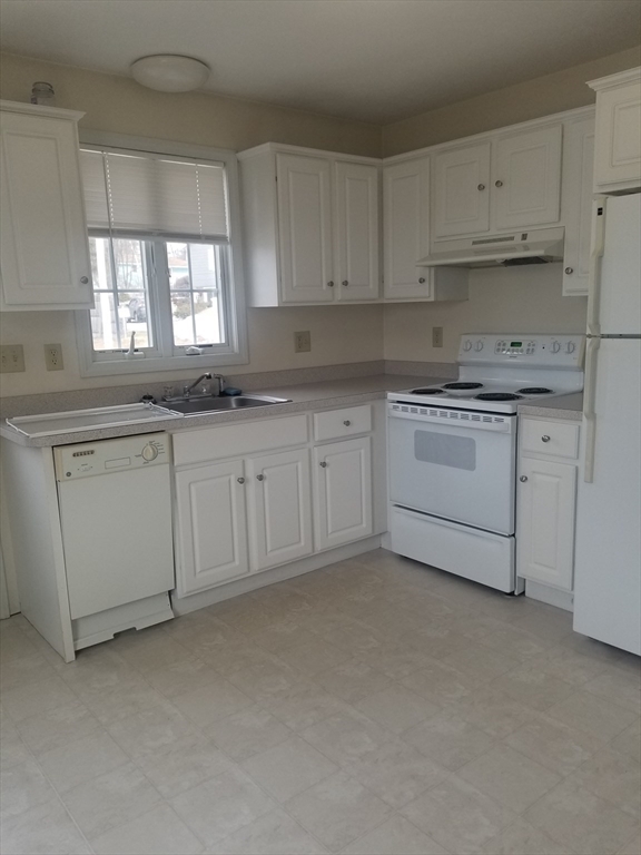 57 Apthorp Street Worcester, MA 01606 - Photo 9 of 20 Gallery Image 9