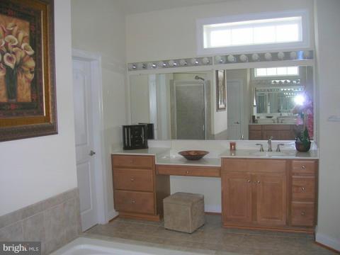 16350 Rusty Rudder Drive Woodbridge, VA 22191 - Photo 16 of 30 Bath (Master)
