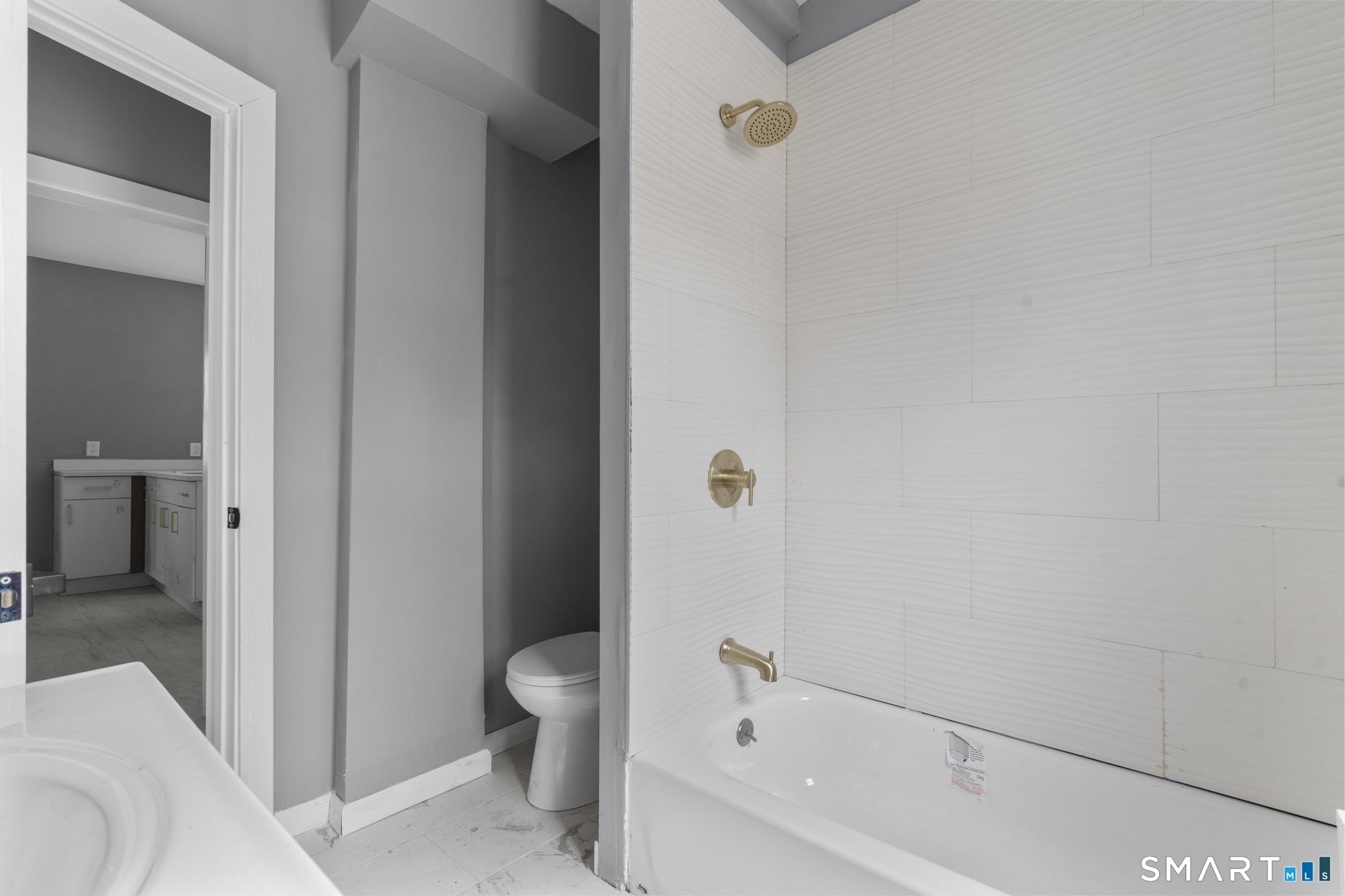 133 Southmayd Road Waterbury, CT 06705 - Photo 21 of 35