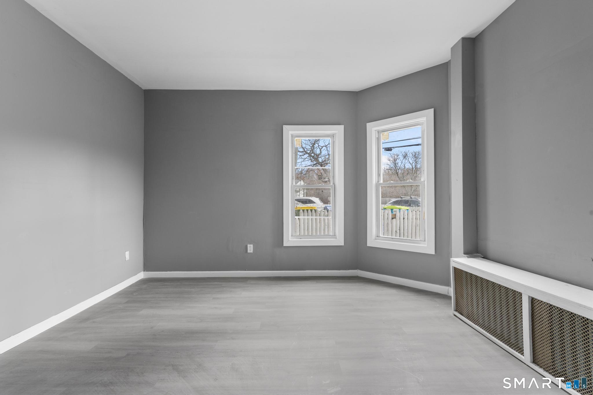 133 Southmayd Road Waterbury, CT 06705 - Photo 4 of 35