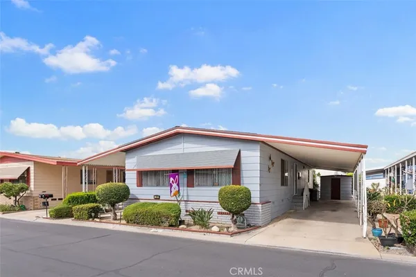 a front view of house with yard