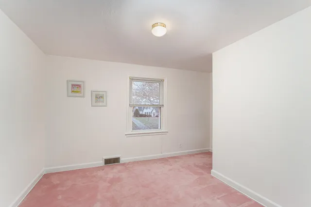 $224,900 | 215 West Hamilton Lane, Battle Creek, MI 49015