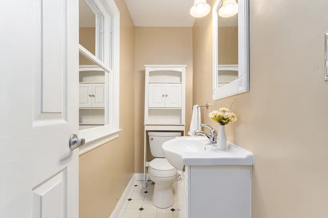 $224,900 | 215 West Hamilton Lane, Battle Creek, MI 49015