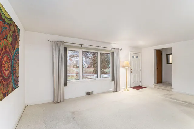 $224,900 | 215 West Hamilton Lane, Battle Creek, MI 49015