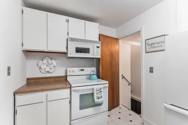 $224,900 | 215 West Hamilton Lane, Battle Creek, MI 49015