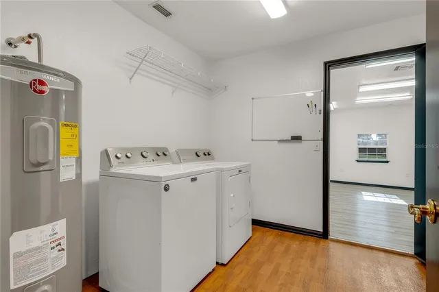 a view of utility room with washer and dryer