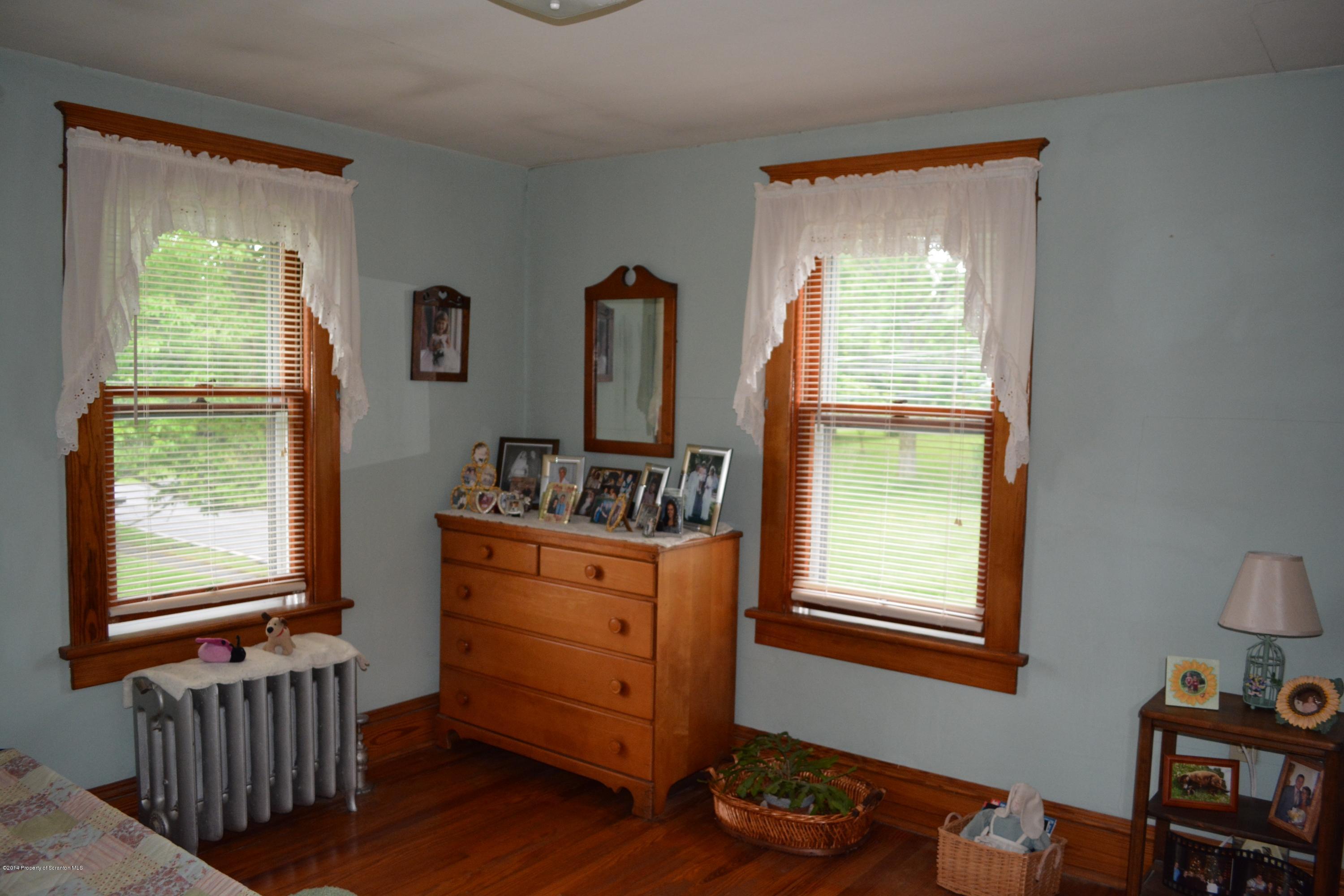 137 Carbondale Road Waymart, PA 18472 - Photo 12 of 24 Gallery Image 12