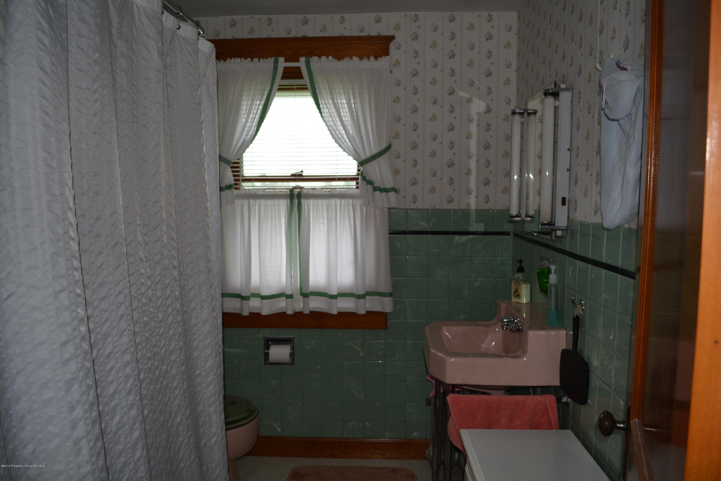 137 Carbondale Road Waymart, PA 18472 - Photo 13 of 24 Gallery Image 13