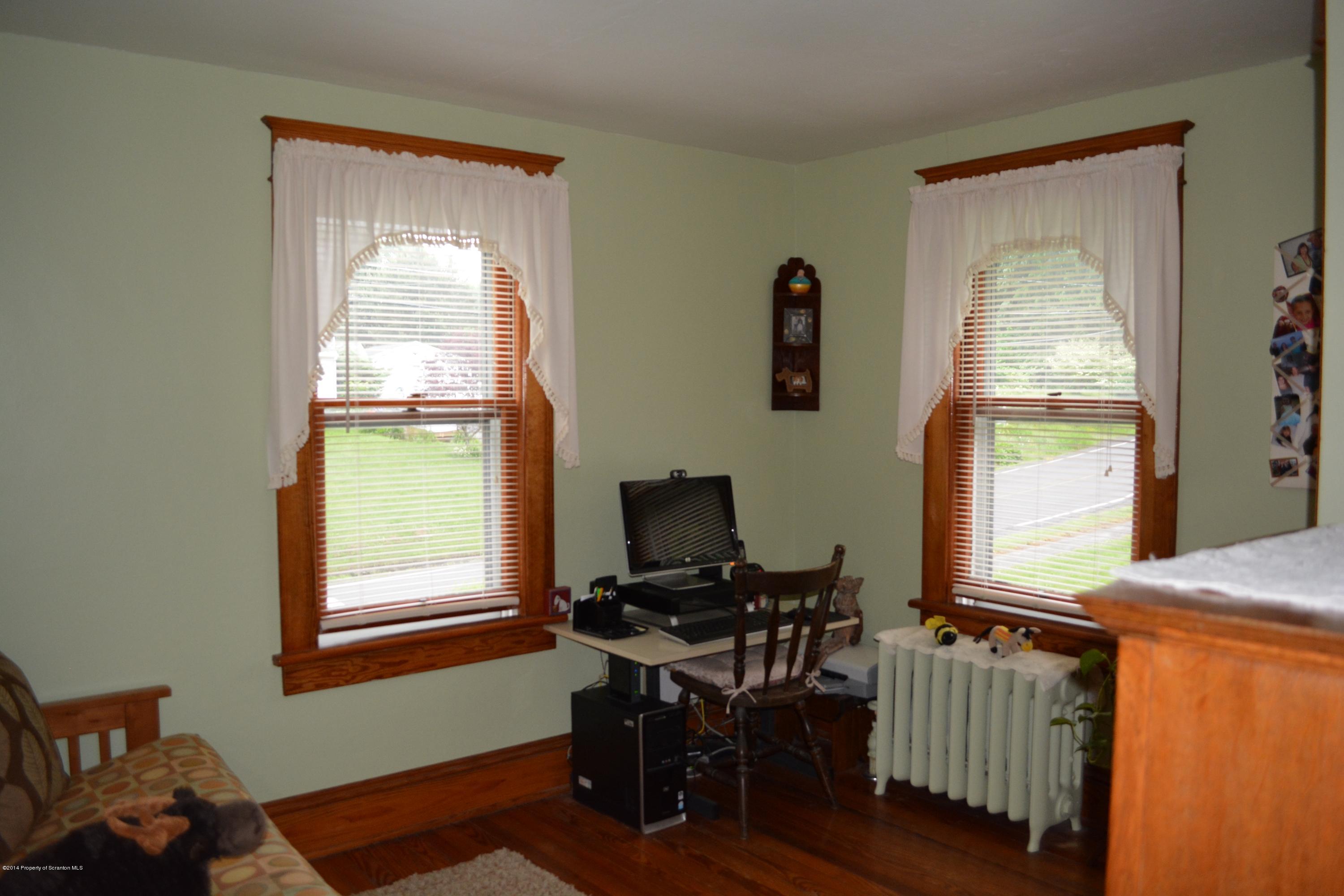 137 Carbondale Road Waymart, PA 18472 - Photo 10 of 24 Gallery Image 10