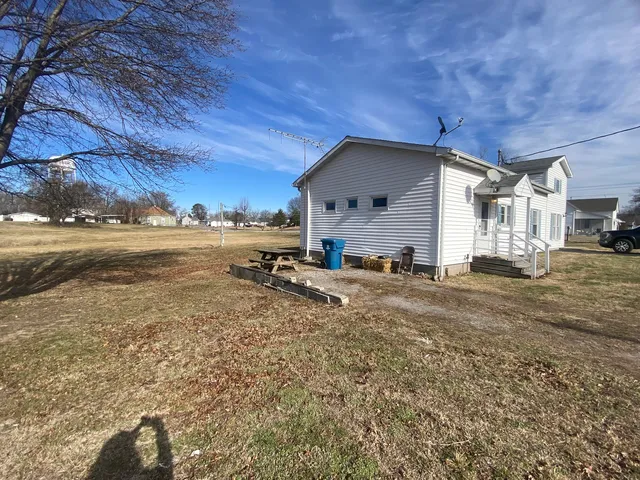 $138,000 | 515 South Elm Street, Sesser, IL 62884