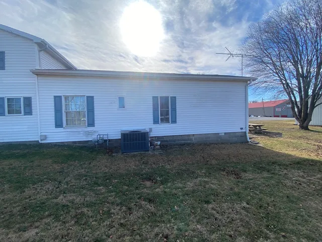 $138,000 | 515 South Elm Street, Sesser, IL 62884