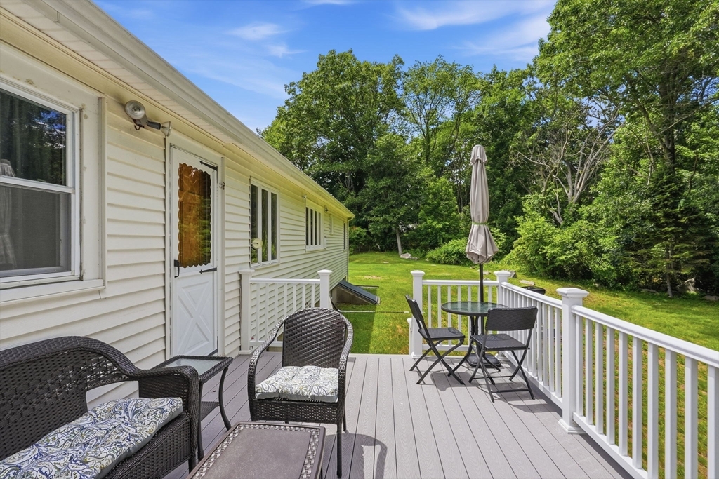 16 Gloria Road Randolph, MA 02368 - Photo 6 of 31
