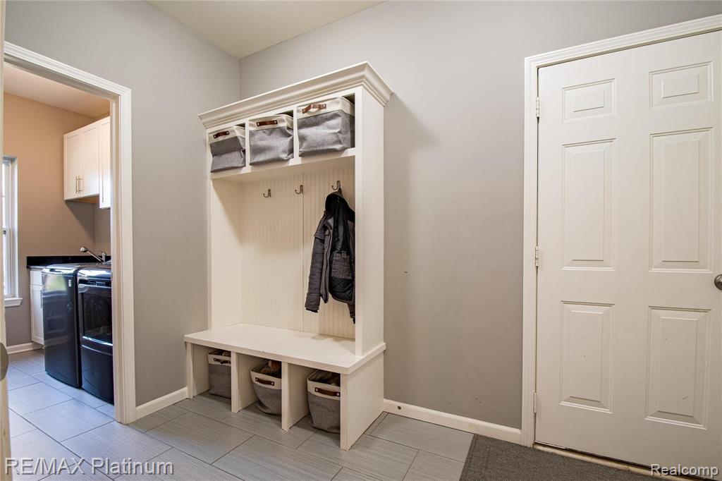 5590 Hartland Road Fenton, MI 48430 - Photo 26 of 46