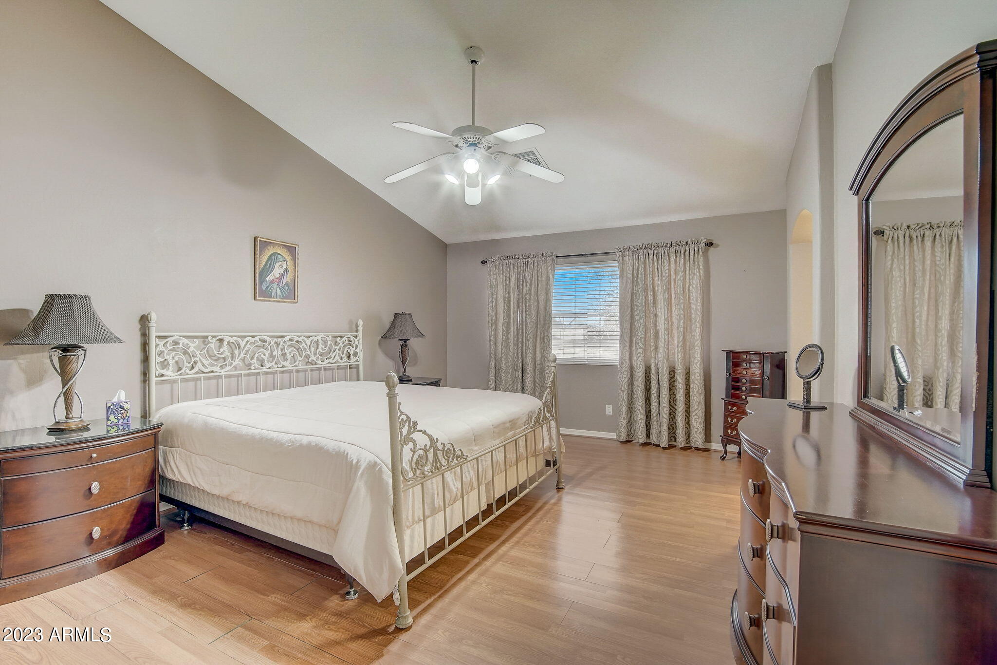 708 East Cloud Road Phoenix, AZ 85086 - Photo 19 of 32 14-web-or-mls-E Cloud Rd-014