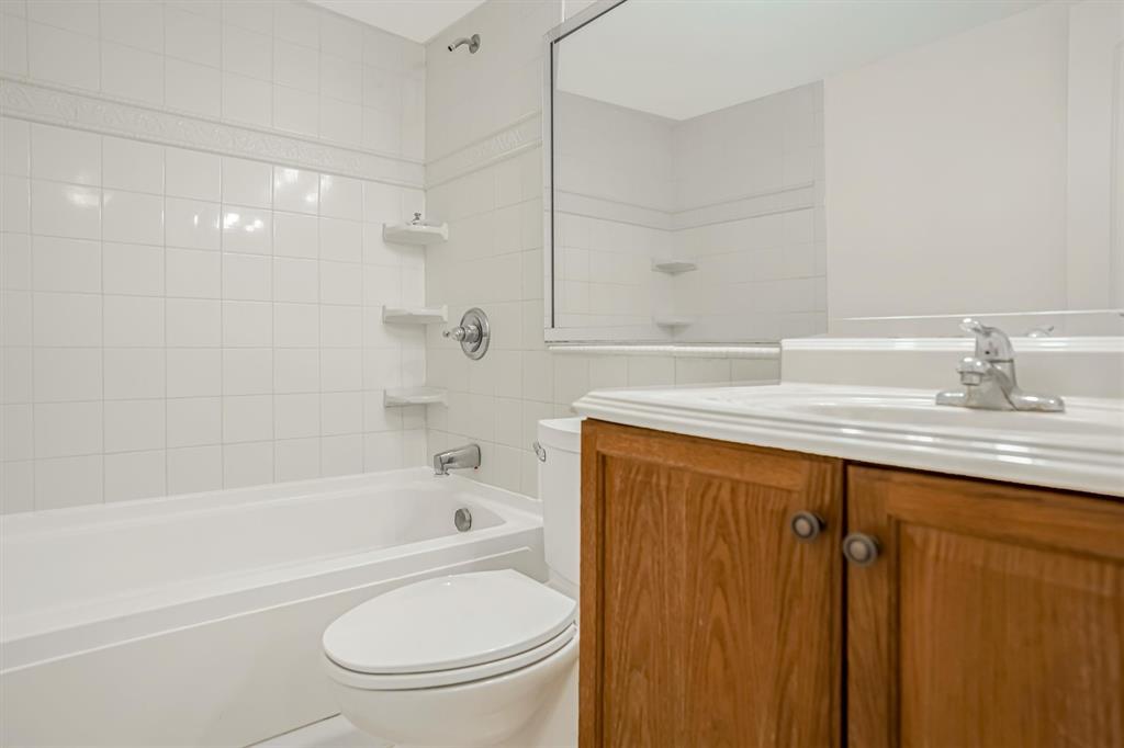 101 East McNab Road, Unit 112 Pompano Beach, FL 33060 - Photo 14 of 27 bathroom
