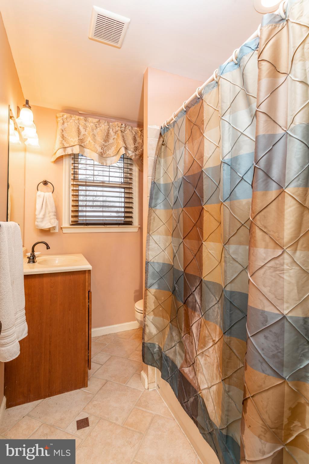508 8 Street Riverside, NJ 08075 - Photo 18 of 22 Full bathroom