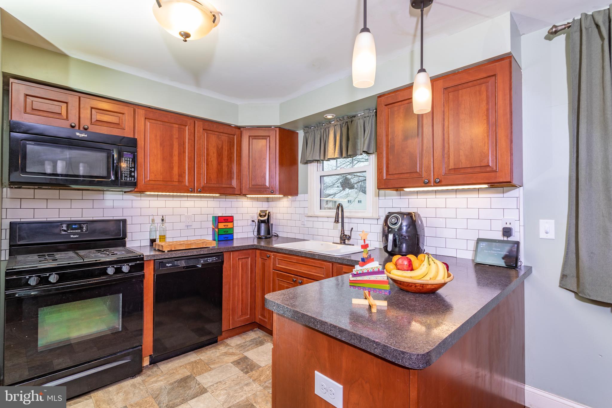 508 8 Street Riverside, NJ 08075 - Photo 9 of 22 Kitchen