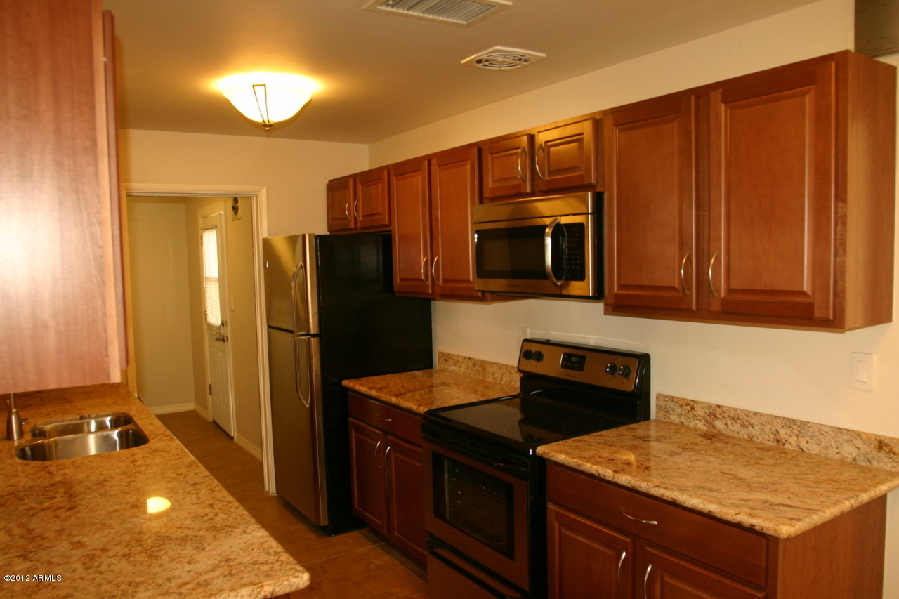 3514 East Coronado Road Phoenix, AZ 85008 - Photo 3 of 20 kitchen