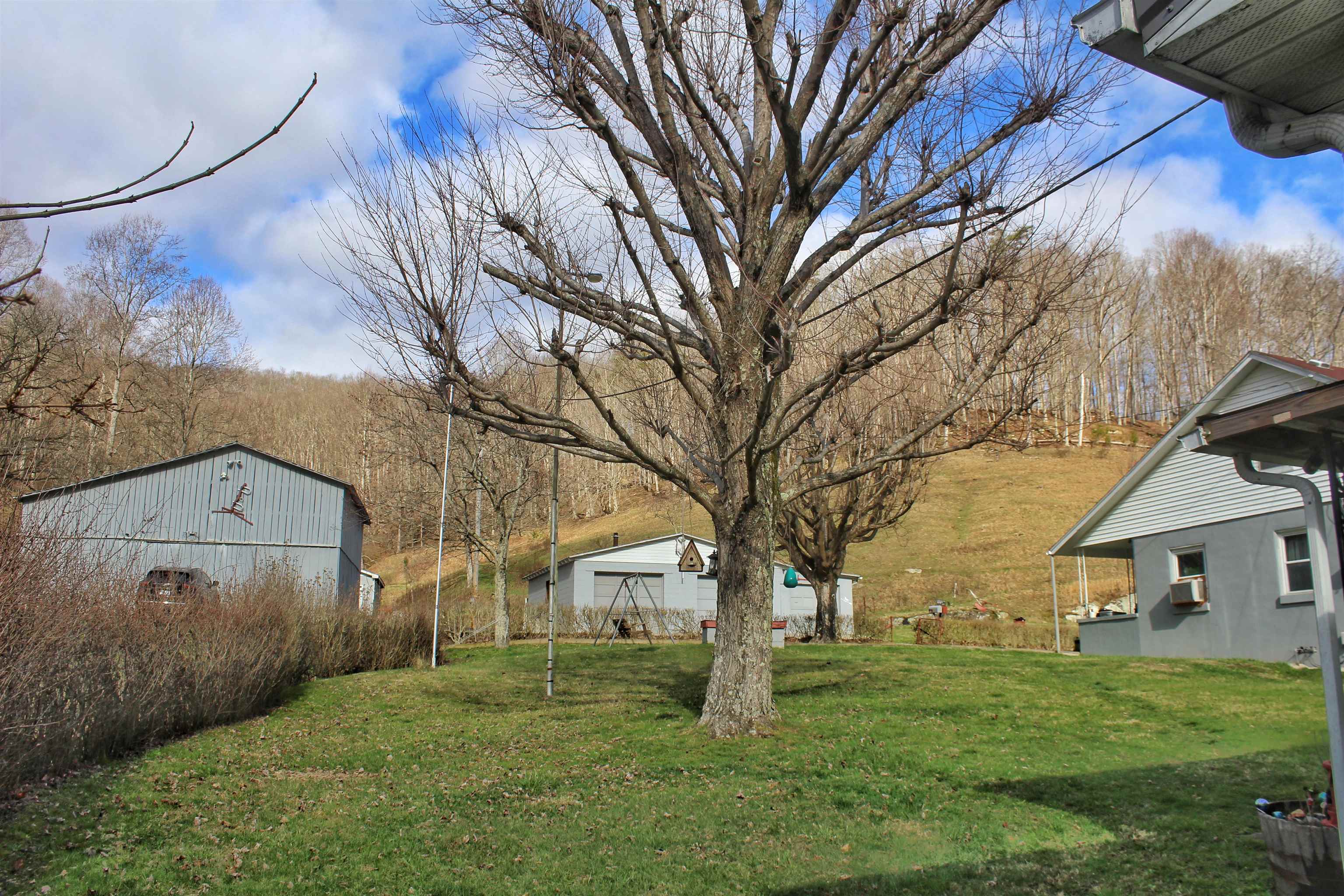 2811 Two Mile Creek Road Wayne, WV 25570 - Photo 20 of 31 Gallery Image 20