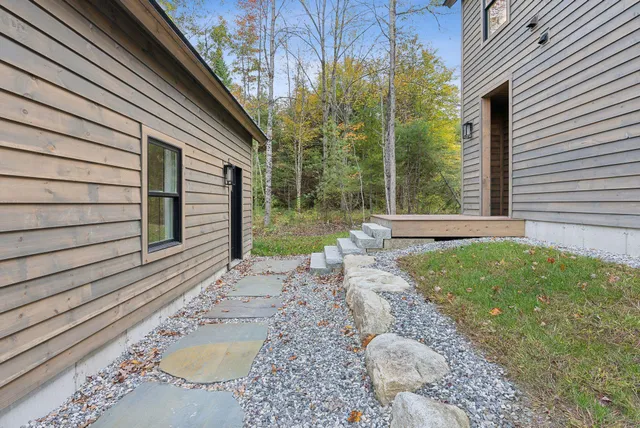 $1,190,000 | 11 Camp Loop Lane, Bridgton, ME 04009