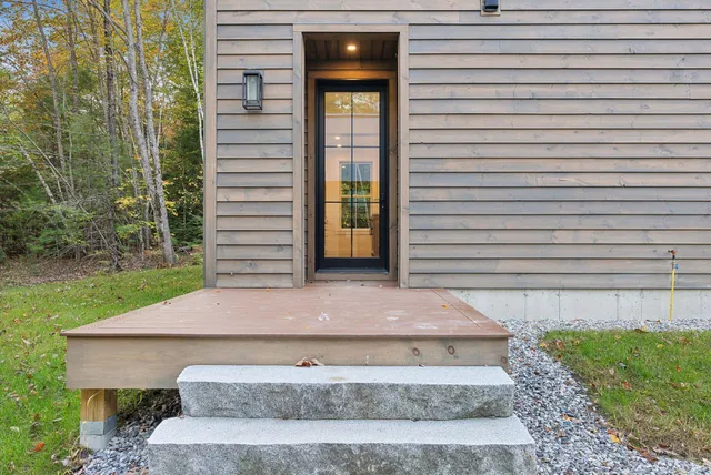 $1,190,000 | 11 Camp Loop Lane, Bridgton, ME 04009