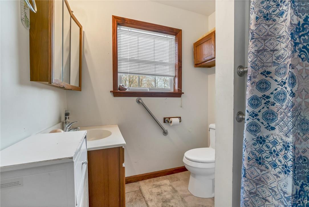 232 Cherry Lane Road Bartonsville, PA 18321 - Photo 20 of 50 Bathroom