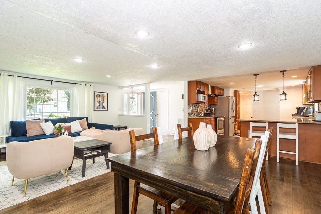 17 Lindsay Road Billerica, MA 01821 - Photo 7 of 42 a living room with furniture and wooden floor