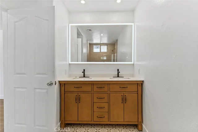 $799,000 | 619 North Wilson Avenue, Unit A, Pasadena, CA 91106