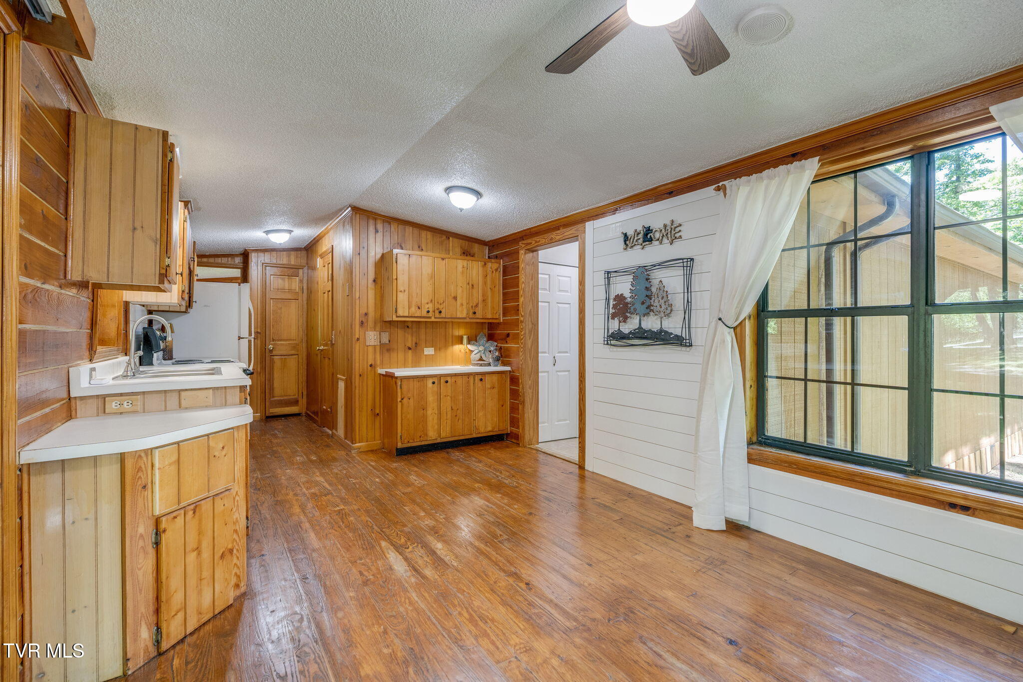 497 Rockingham Road Johnson City, TN 37615 - Photo 7 of 33 006