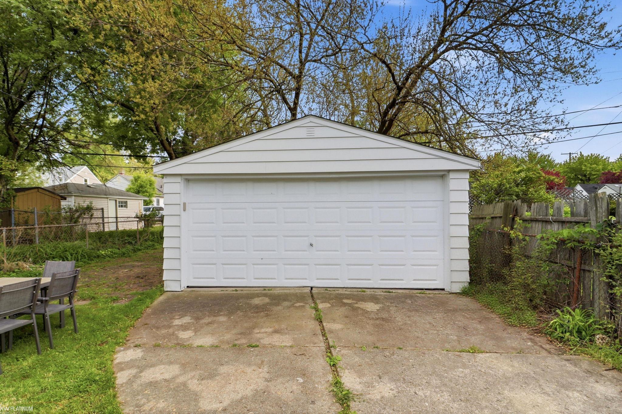 2223 Ridgemont Road Grosse Pointe, MI 48236 - Photo 19 of 23