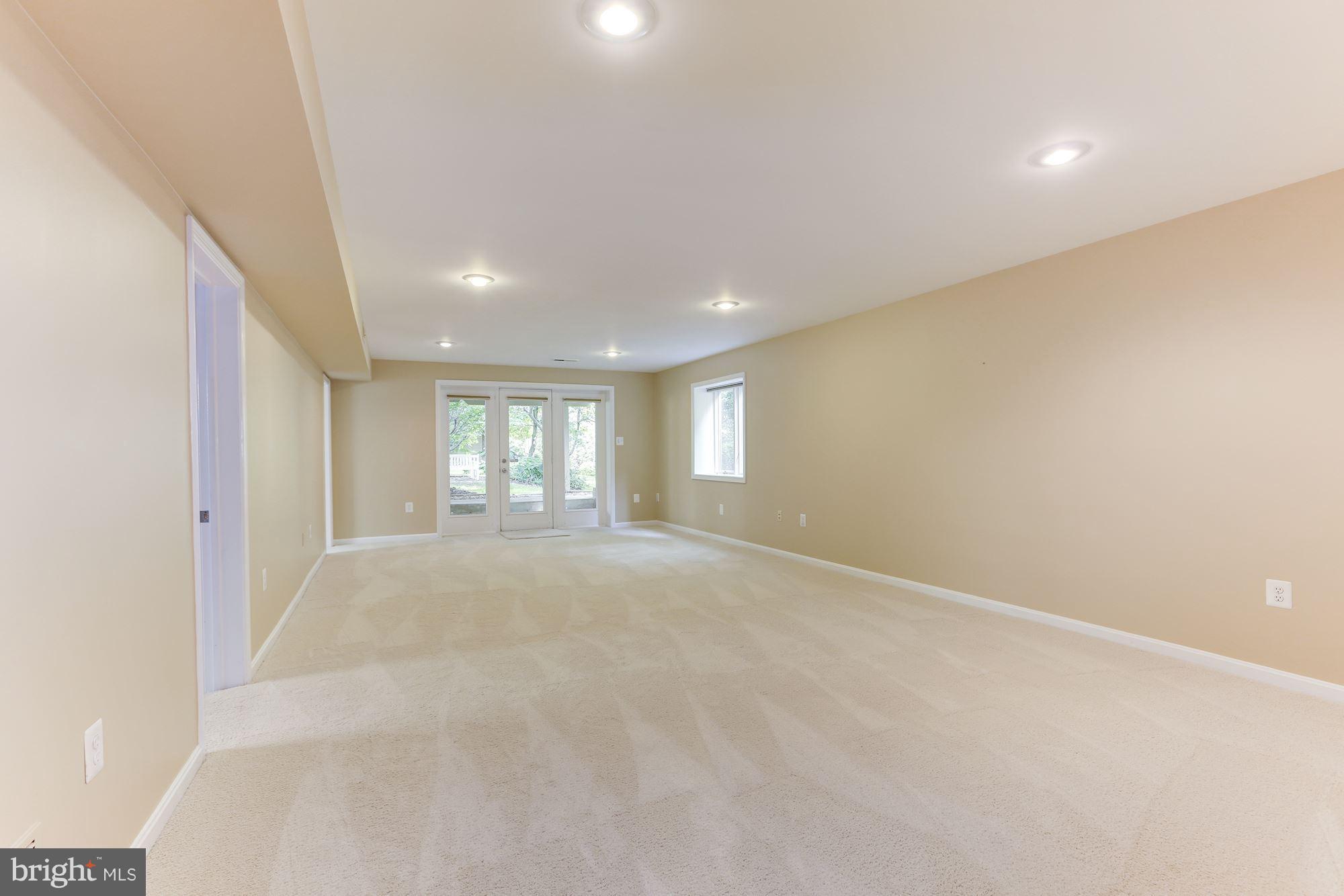 1311 Pavilion Club Way Reston, VA 20194 - Photo 20 of 28 a view of an empty room with a window