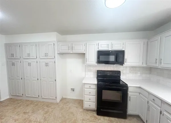 $2,545 | 3016 Oakridge Drive, Bedford, TX 76021