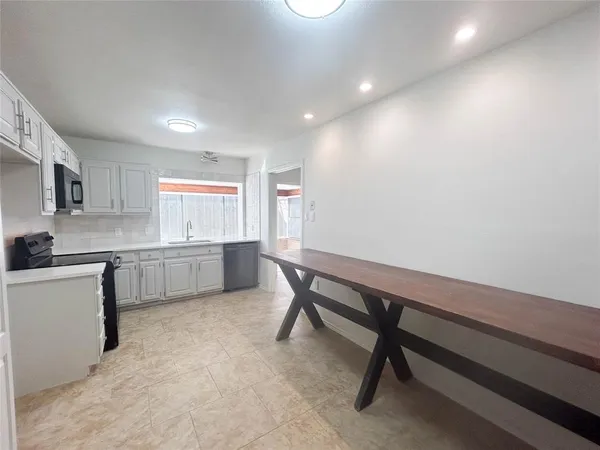 $2,545 | 3016 Oakridge Drive, Bedford, TX 76021