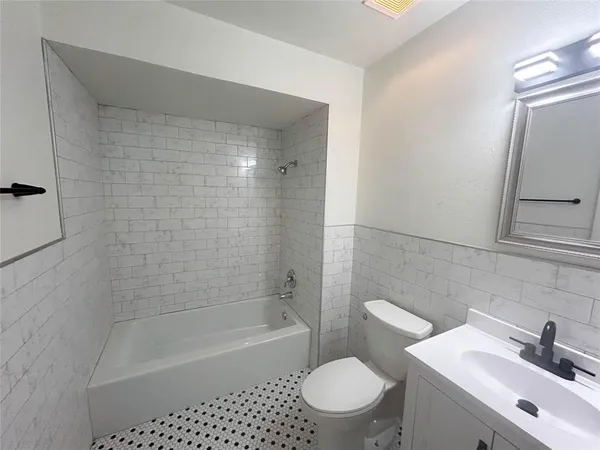 $2,545 | 3016 Oakridge Drive, Bedford, TX 76021