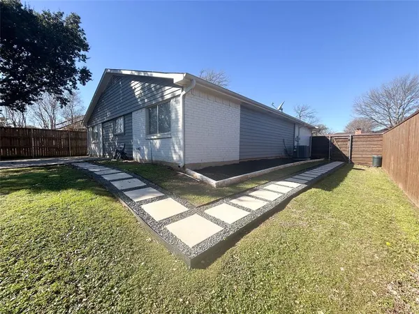 $2,545 | 3016 Oakridge Drive, Bedford, TX 76021