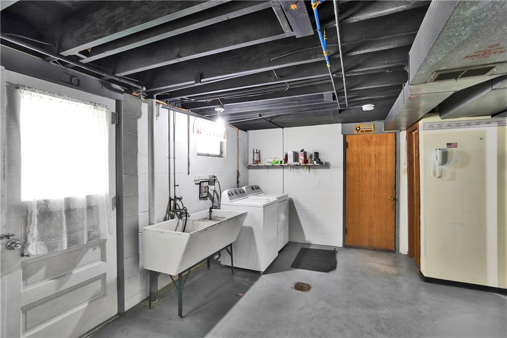 16 Midway Drive McKees Rocks, PA 15136 - Photo 29 of 38