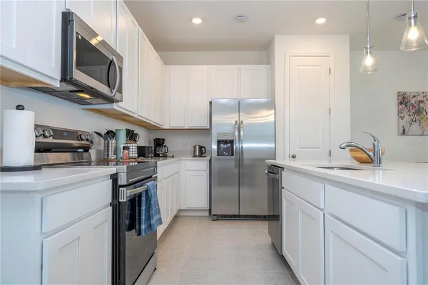 $2,400 | 686 Longboat Drive, Davenport, FL 33896