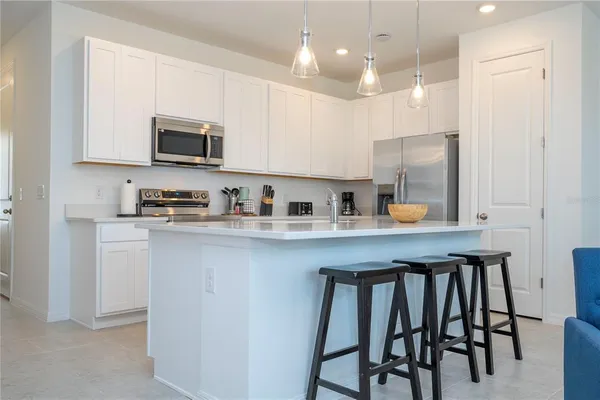 $2,400 | 686 Longboat Drive, Davenport, FL 33896