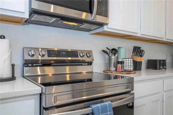 $2,400 | 686 Longboat Drive, Davenport, FL 33896