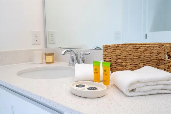 $2,400 | 686 Longboat Drive, Davenport, FL 33896