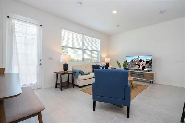 $2,400 | 686 Longboat Drive, Davenport, FL 33896