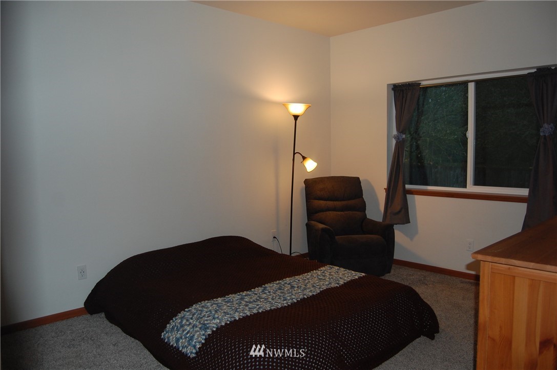 1487 Retsil Road Southeast Port Orchard, WA 98366 - Photo 9 of 20 Gallery Image 9